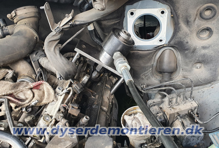 Aftrkning af indsprjtningsdyser fra
                Mercedes Sprinter 319 CDI med 3.0 V6 motor